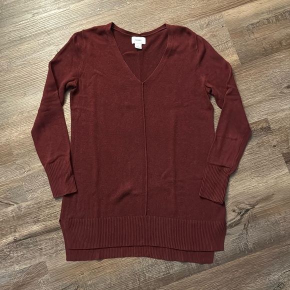 Old Navy Burgundy v neck sweater - Picture 2 of 7